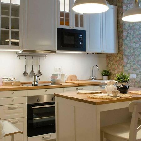 קומו Flowers Apartment Joivy 25 מראה חיצוני תמונה