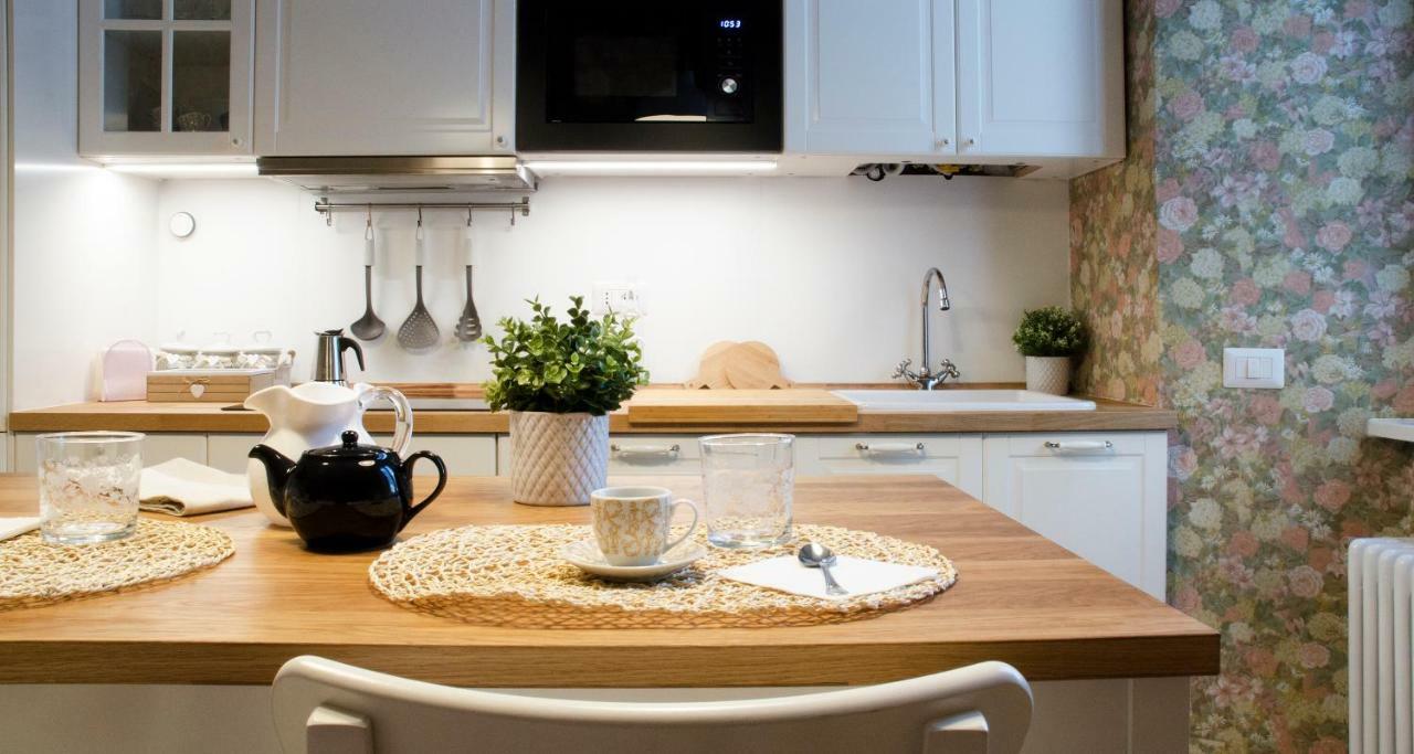 קומו Flowers Apartment Joivy 25 מראה חיצוני תמונה