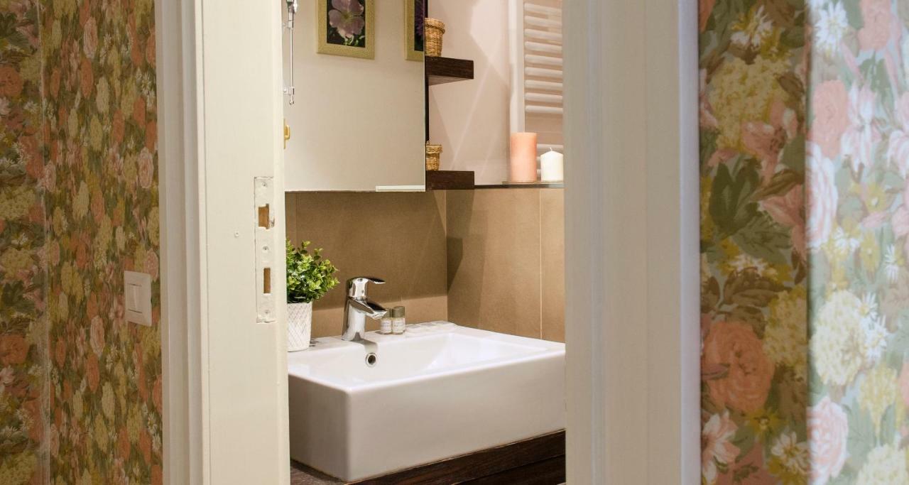 קומו Flowers Apartment Joivy 25 מראה חיצוני תמונה